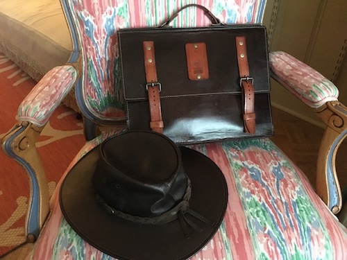 La borsa che io ho progettato e il coltellinaio Salvatore mi ha realizzato, con tutto il suo amore.