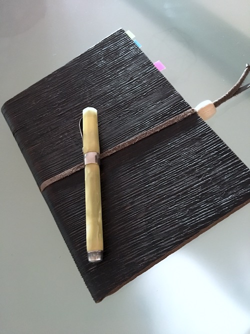 Scrivete tutto sul quaderno, per scaricare la vostra mente di un lavoro, che consuma energia.