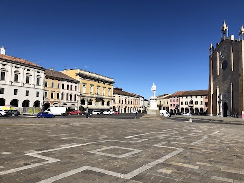 piazza Vittorio Emanuele a Montagnana.