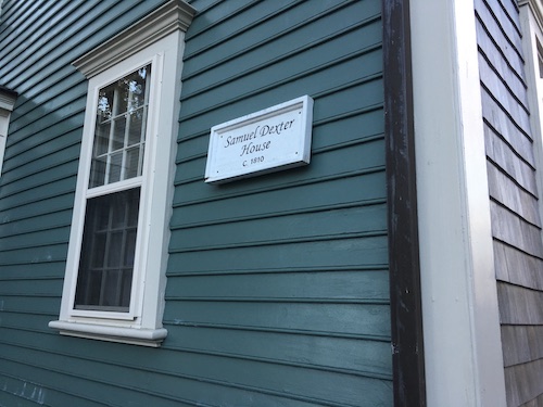 Una casa di Newport, con più di due secoli, e ce ne sono anche di più antiche.