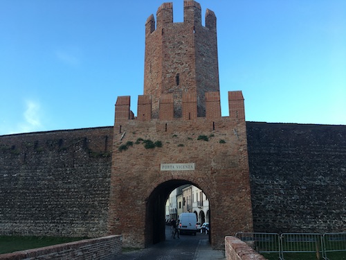 Porta Vicenza, uno degli accessi principali tra le mura a Montagnana.