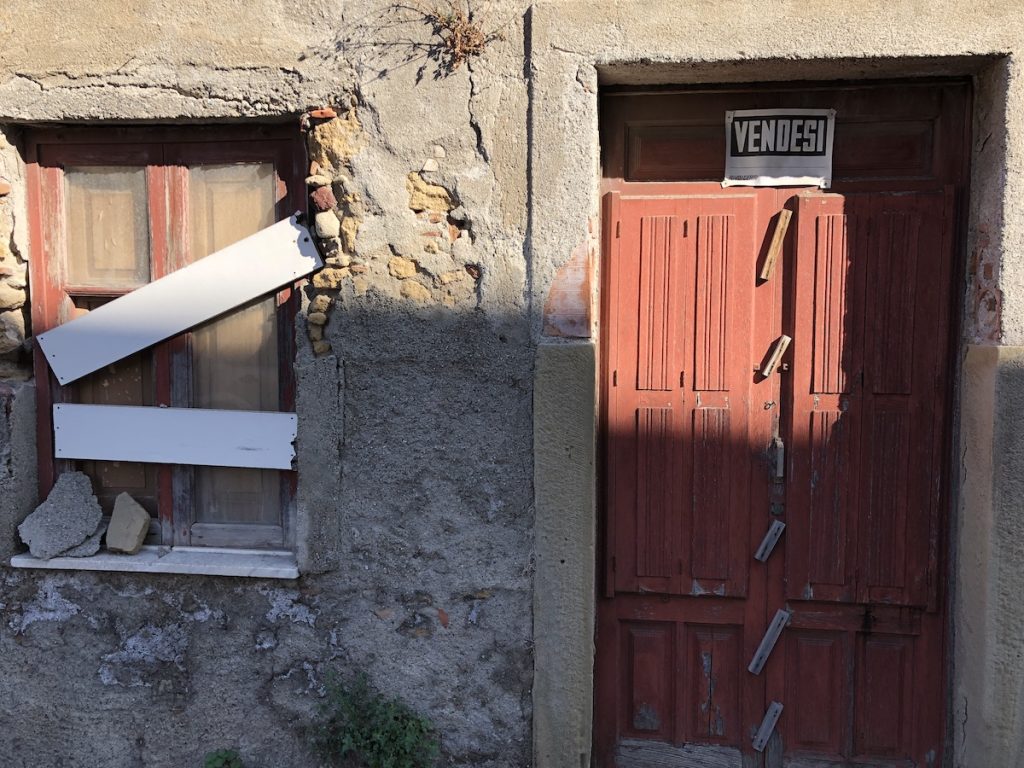 La finestra della stanza in cui dormivo io, a Tonnarella.